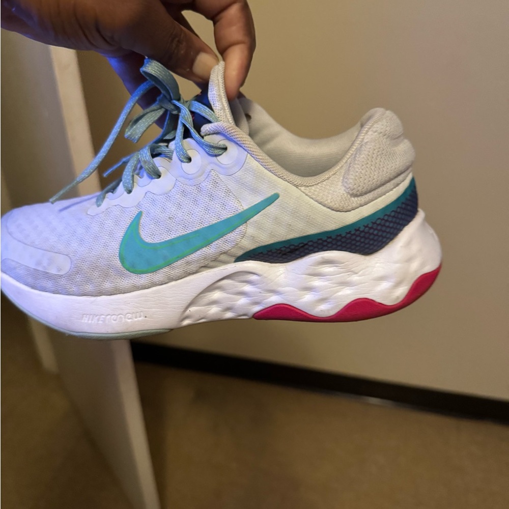 Shoes - Picture 3 of 6